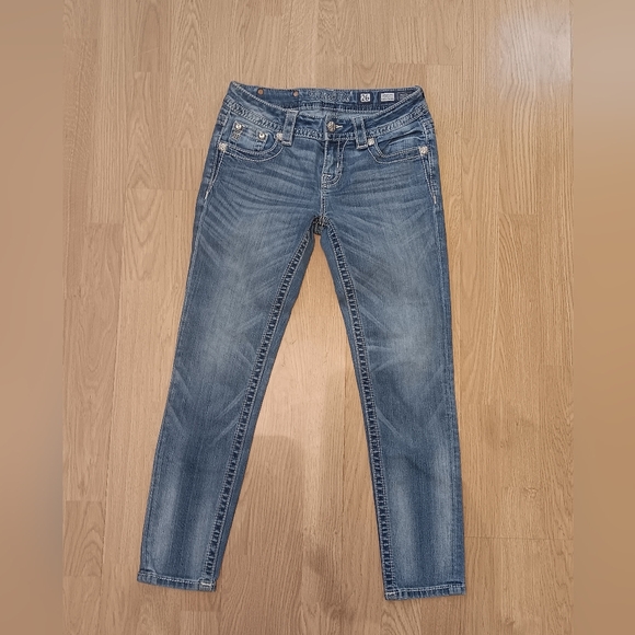 Miss Me Signature Skinny Slim Jeans Embroidered Flower Womens Size 26 - Picture 1 of 10